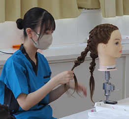 ヘアアレンジ体験+ハンドマッサージ